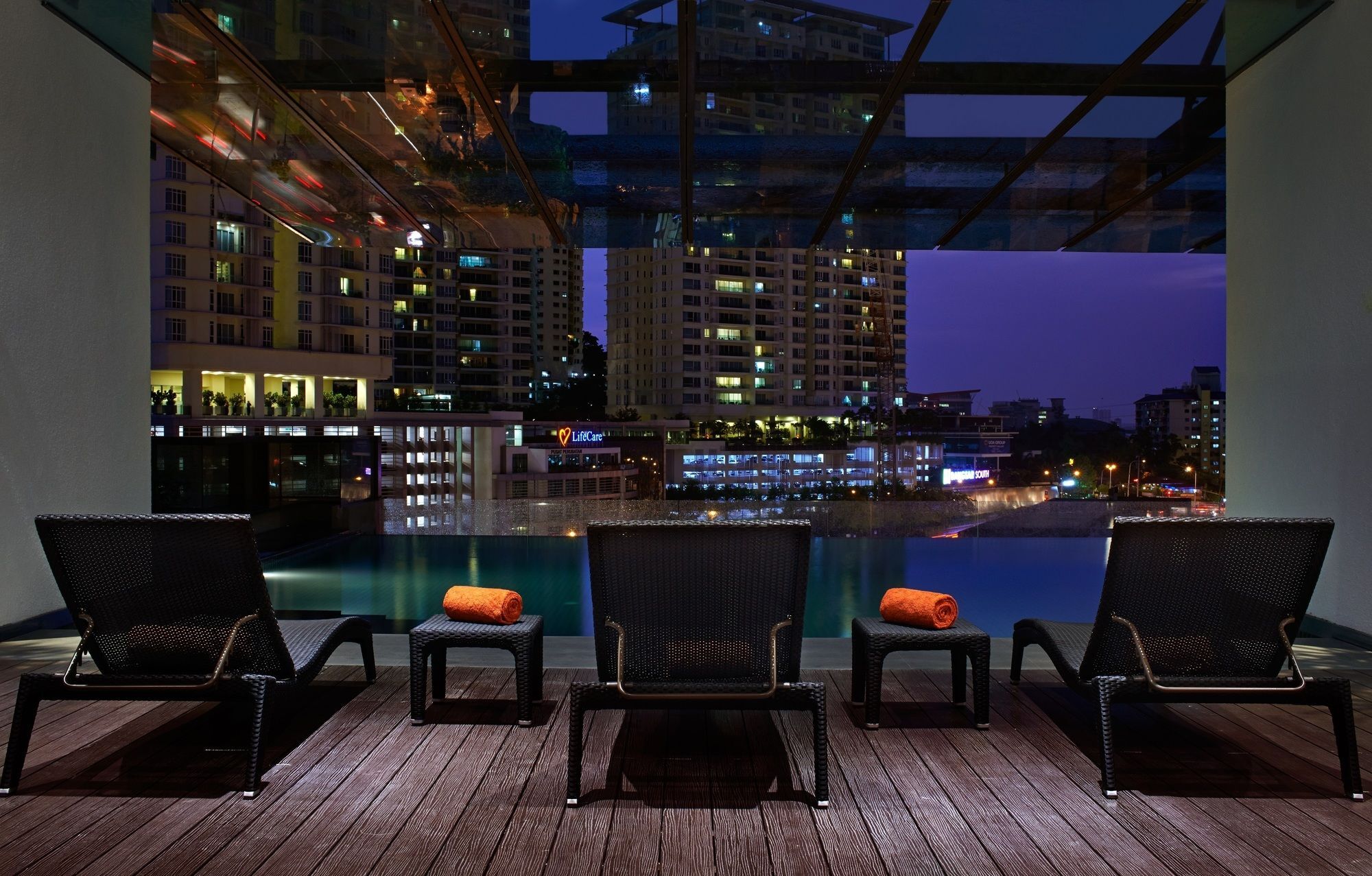 Ve Hotel & Residence Куала Лумпур Екстериор снимка